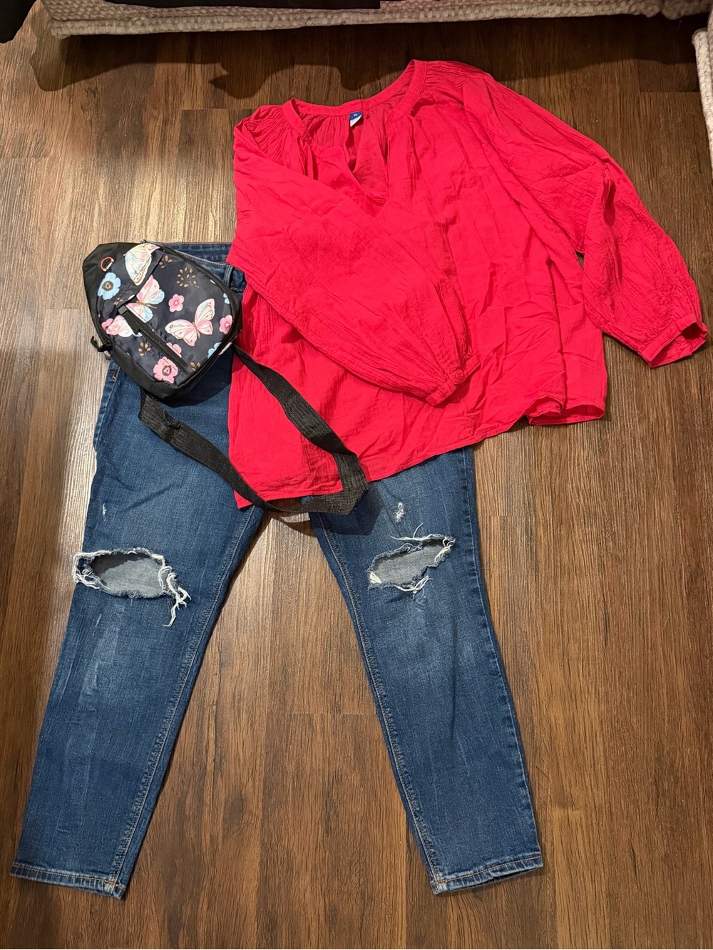 Old Navy Skinny Jeans in Dark Blue, Bright Pink cotton Top & Sling Bag Set